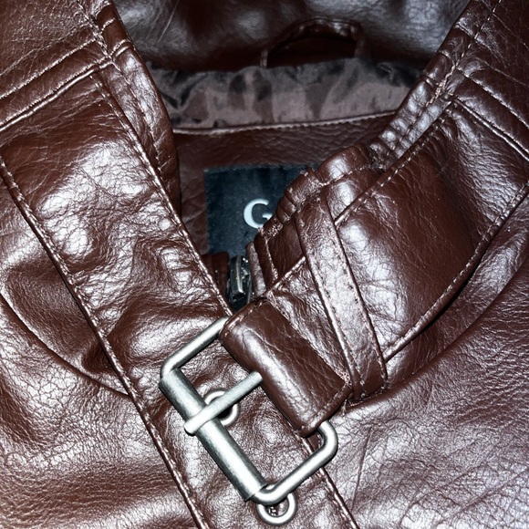 Function	 Keeps you warm


Delicate	 Washable - Picture 2 of 9